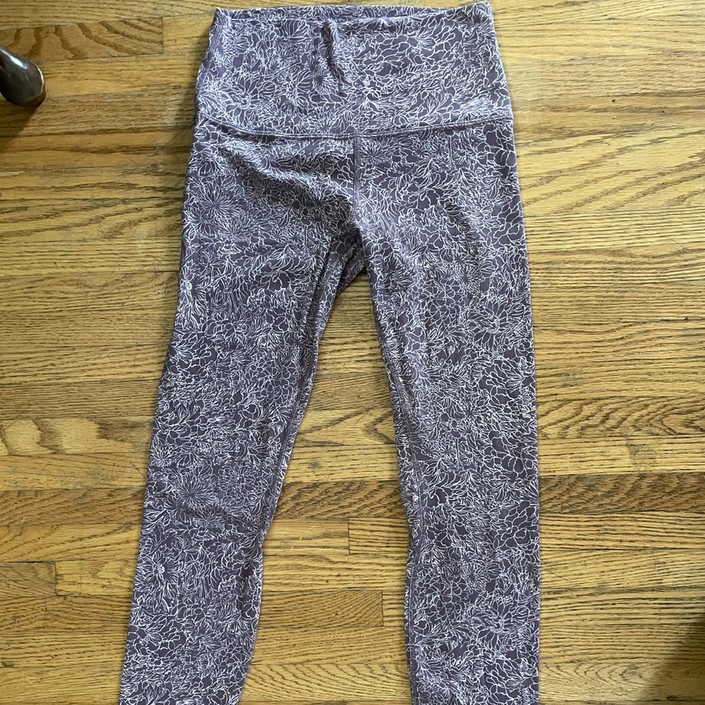 LULULEMON Design Pink & Purple Leggings. Size 4